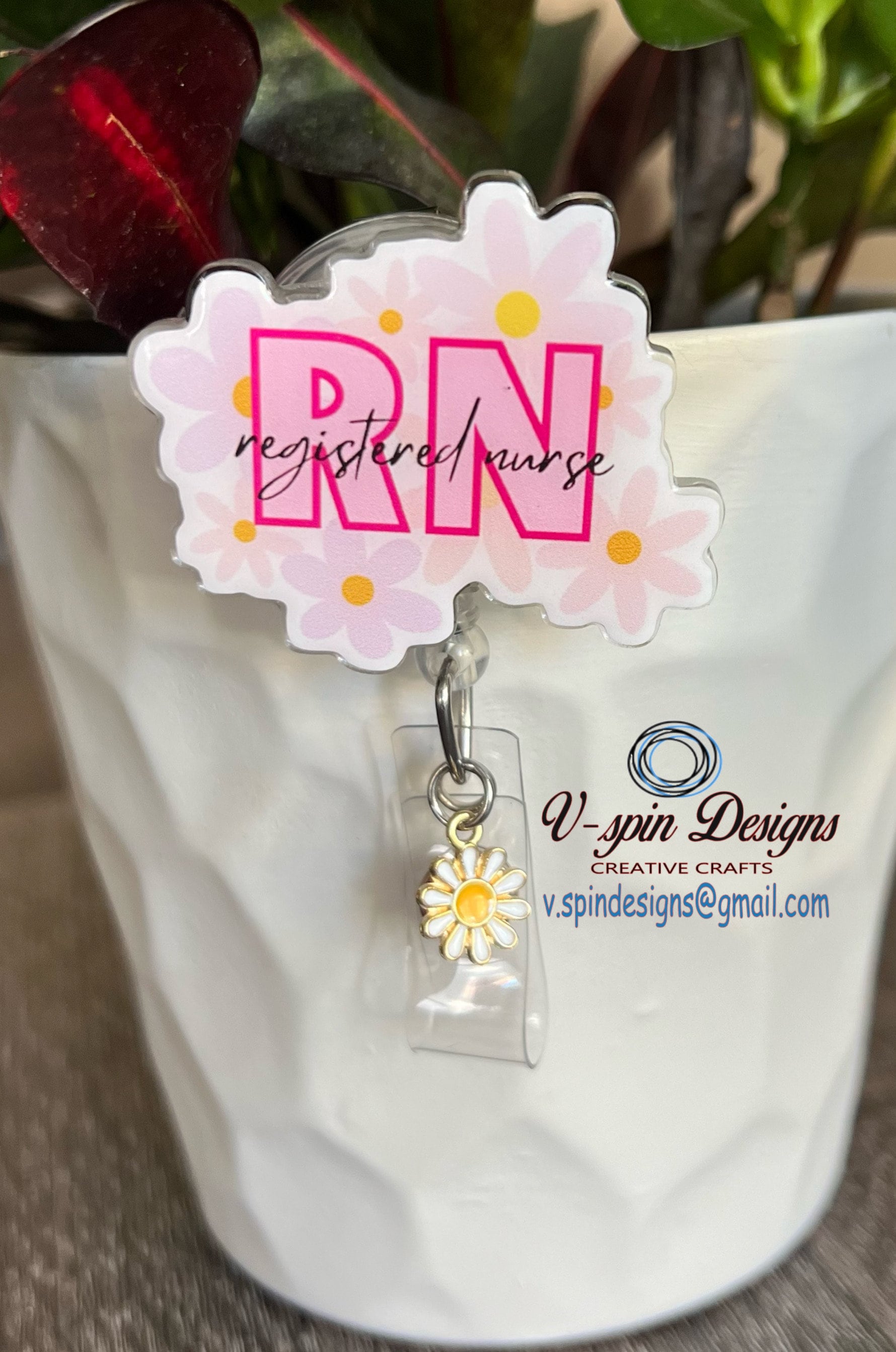 RN Daisy Flower Badge Reel | Registered Nurse Retractable Acrylic ID Holder