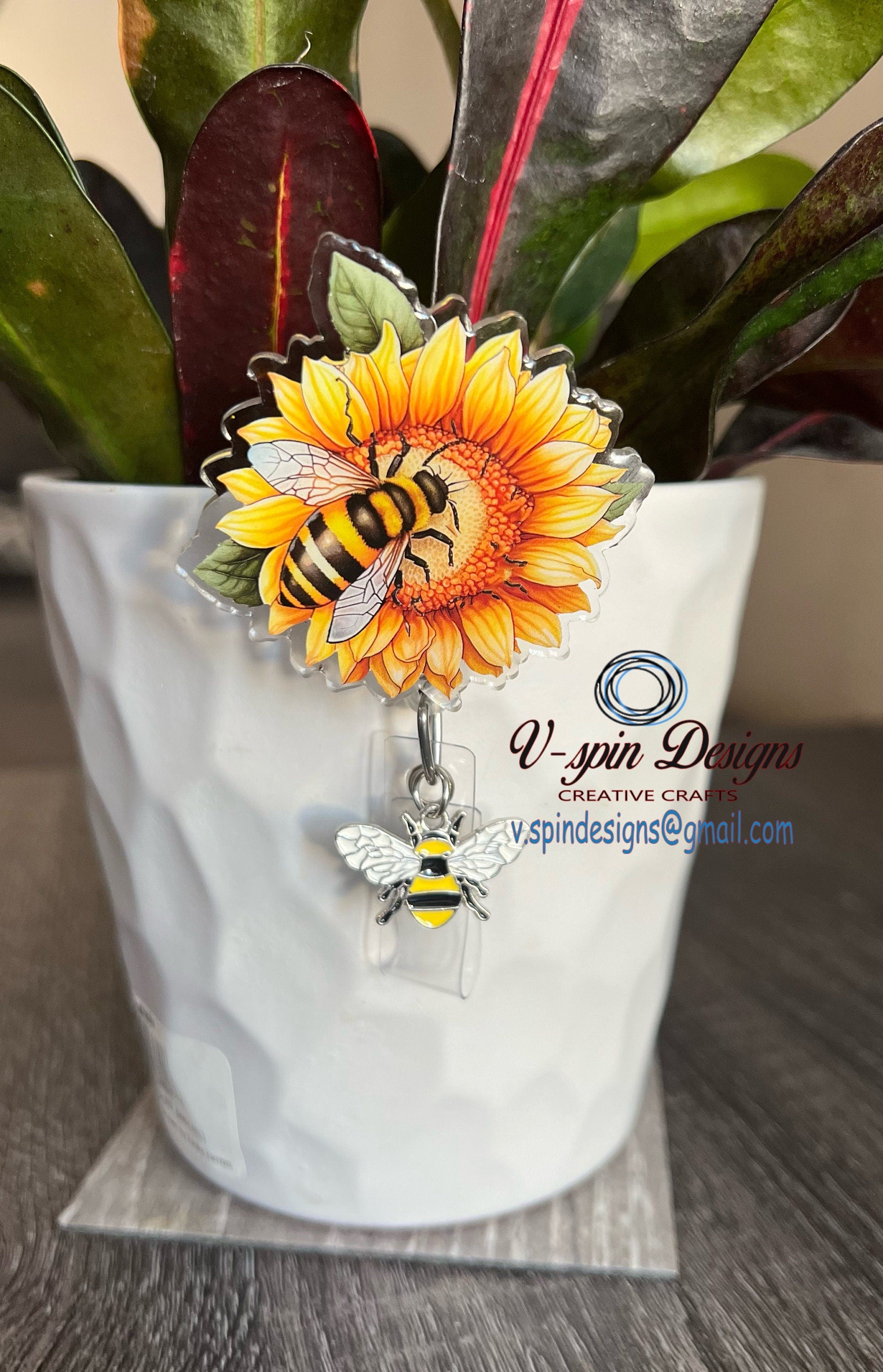 Sunflower & Bee Badge Reel: Retractable Acrylic ID Holder