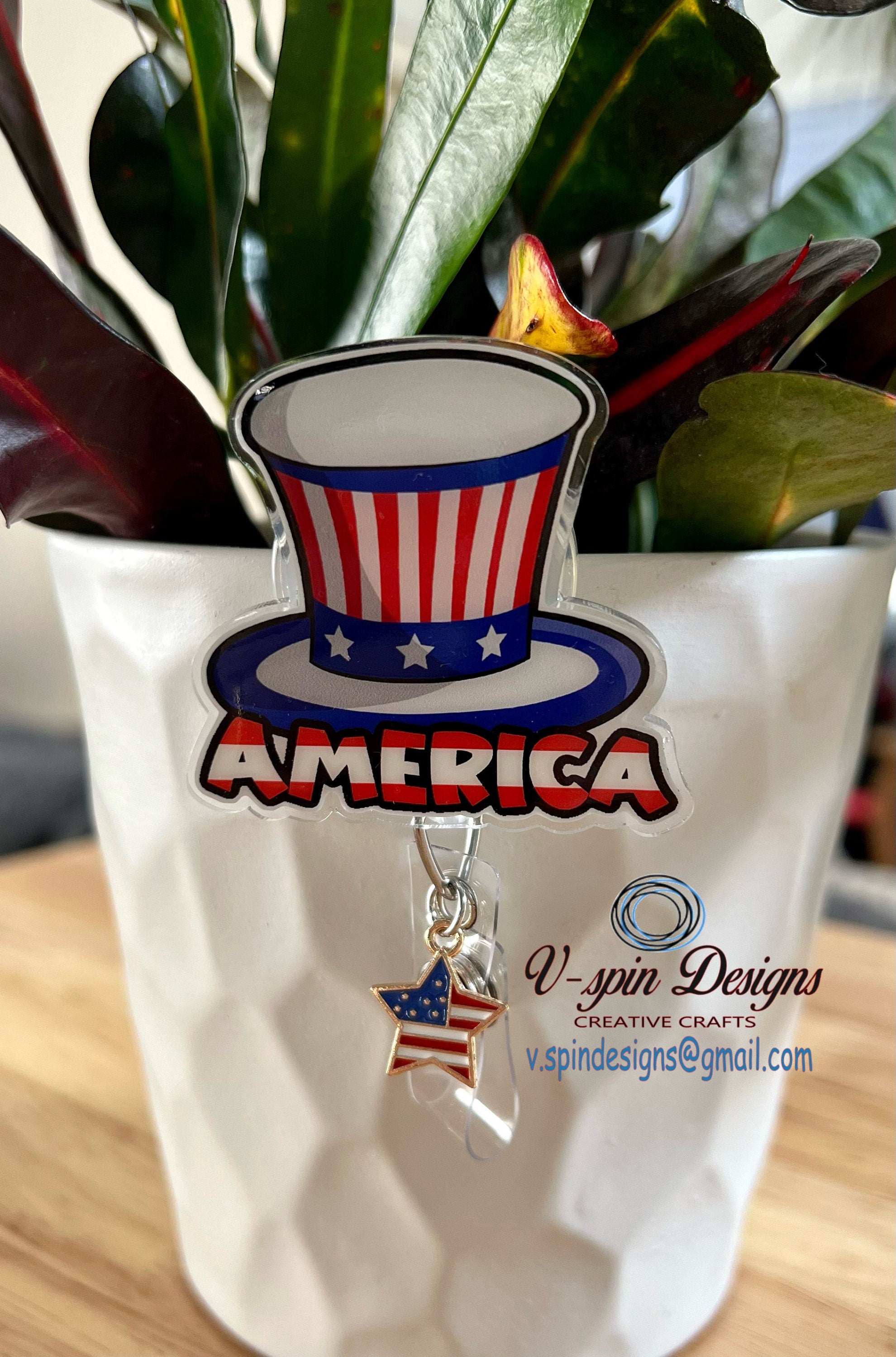 Patriotic America Hat Badge Reel | 4th of July Retractable Acrylic ID Holder