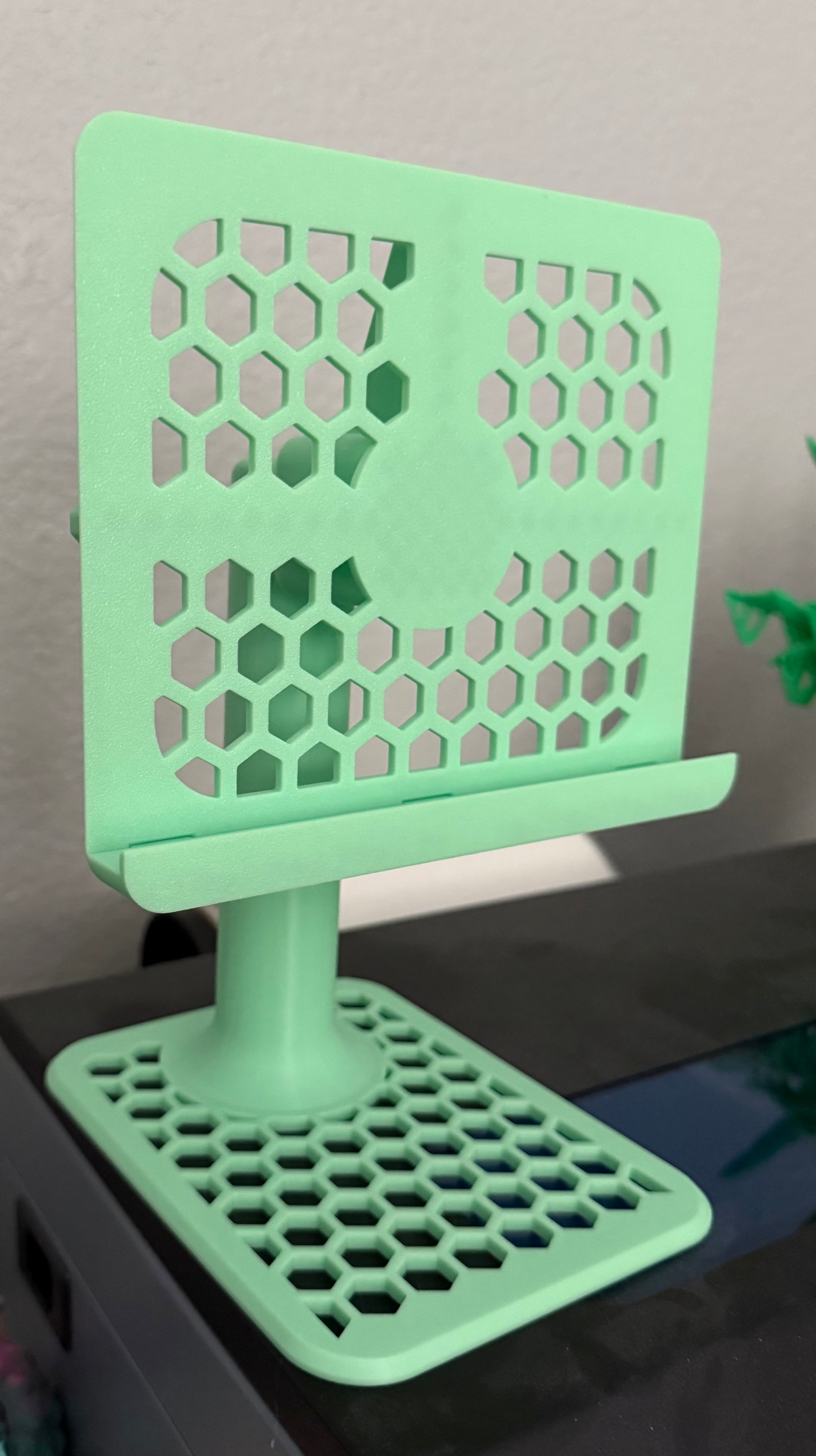 Ergonomic iPad Stand – Adjustable Tablet Holder for School, Home & Office