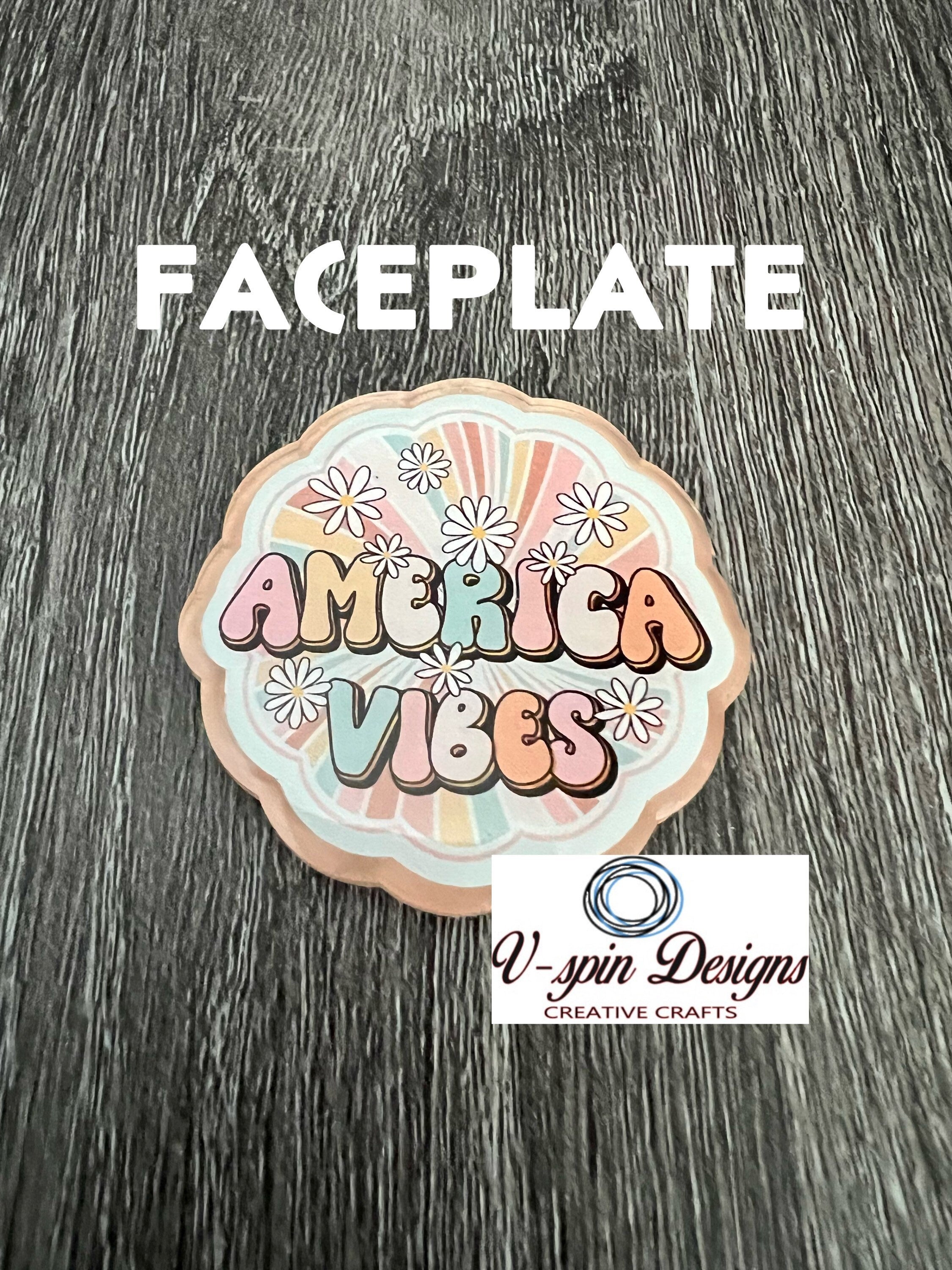 Retro America Vibes Badge Reel, Floral Charm, Interchangeable Face