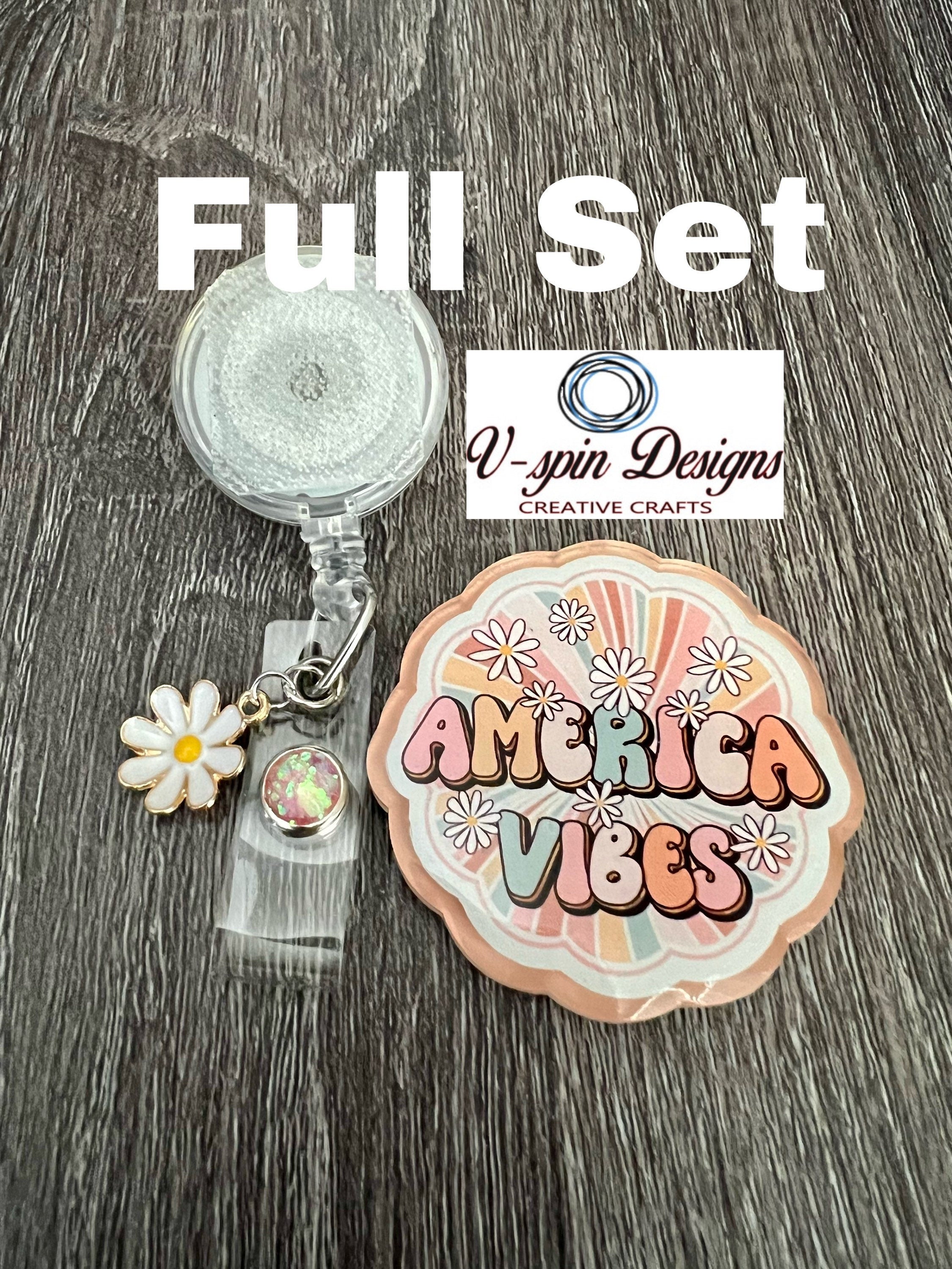 Retro America Vibes Badge Reel, Floral Charm, Interchangeable Face