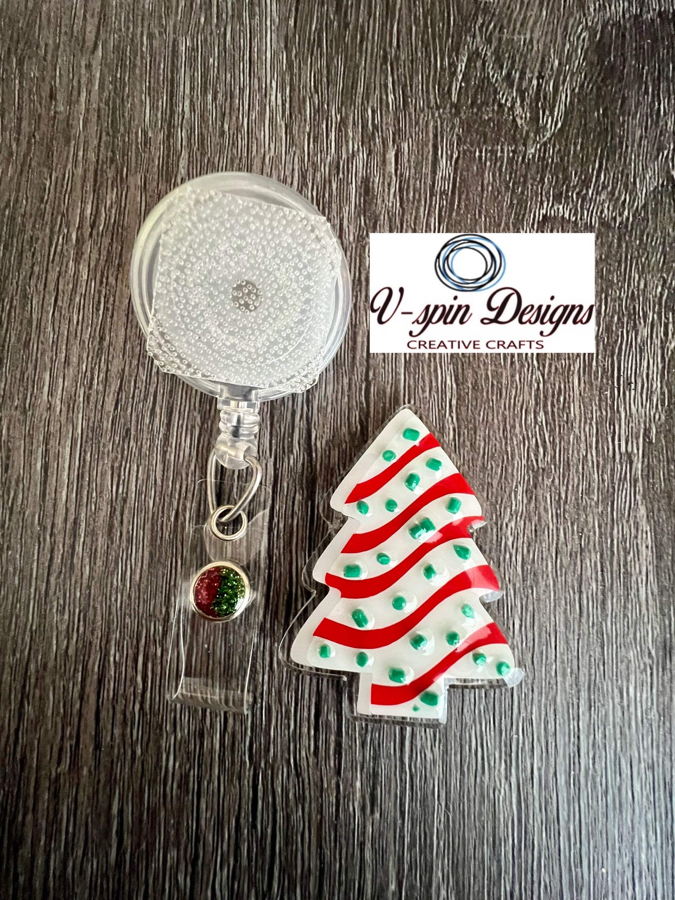 Christmas Tree Cake Badge Reel | 3D Holiday Retractable Acrylic ID Holder