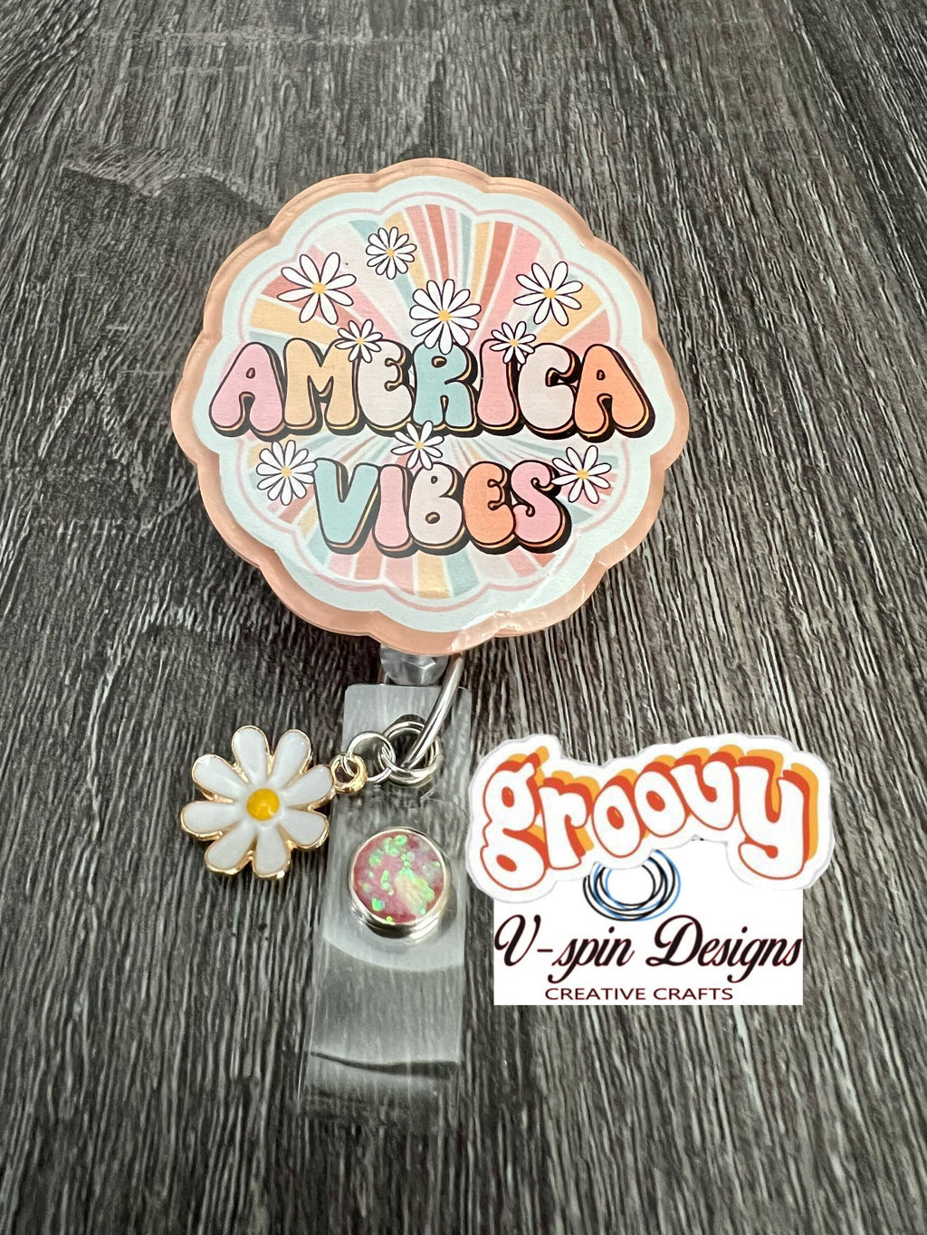 Retro America Vibes Badge Reel, Floral Charm, Interchangeable Face