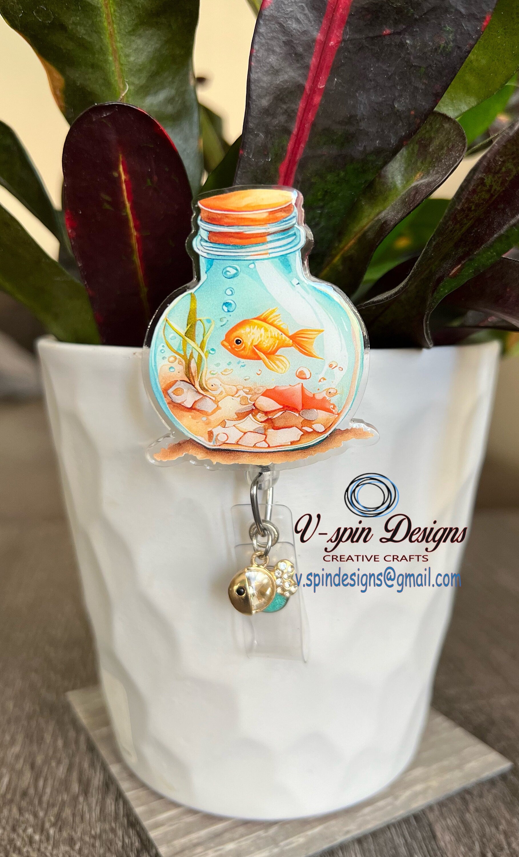 Goldfish in-a bottle retractable badge reel/ID holder/nurse/card holder/teachers/students/fish