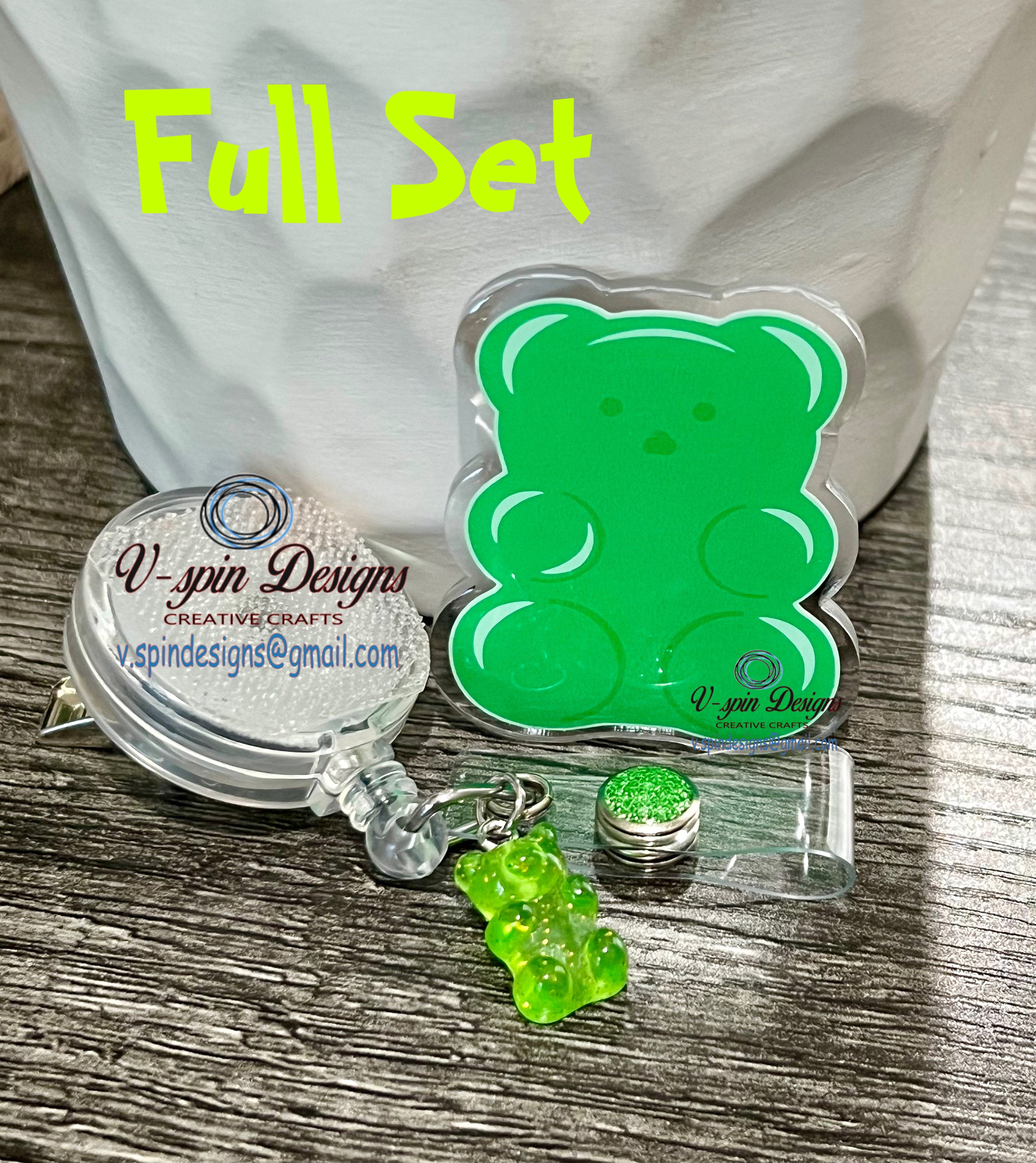 Green Chunky Gummy Bear, retractable badge reel/ID holder/nurse/card holder/teachers/students/candy badge reels